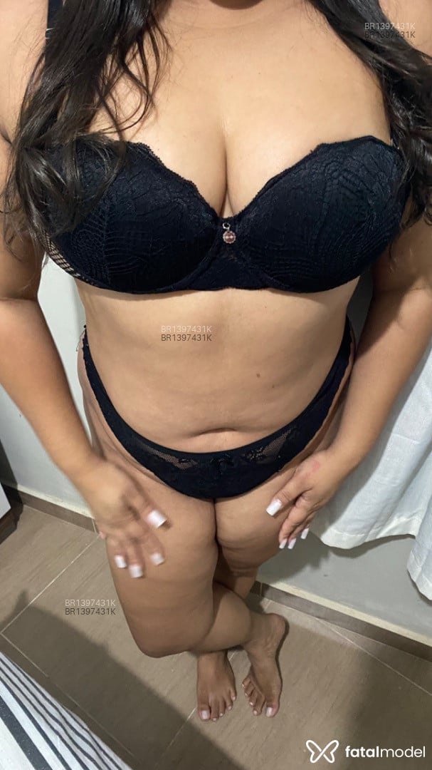 Acompanhante mulher com cabelo castanho de olhos castanhos em Petrolina Acompanhante mulher com cabelo castanho de olhos castanhos em Petrolina - Geovanna