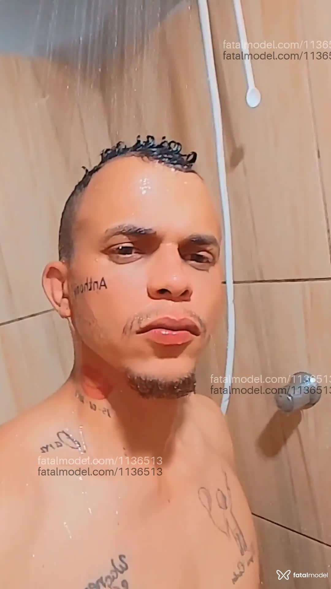 Acompanhante homem morena (o) de olhos castanhos em Goiânia - Wallysomeskema