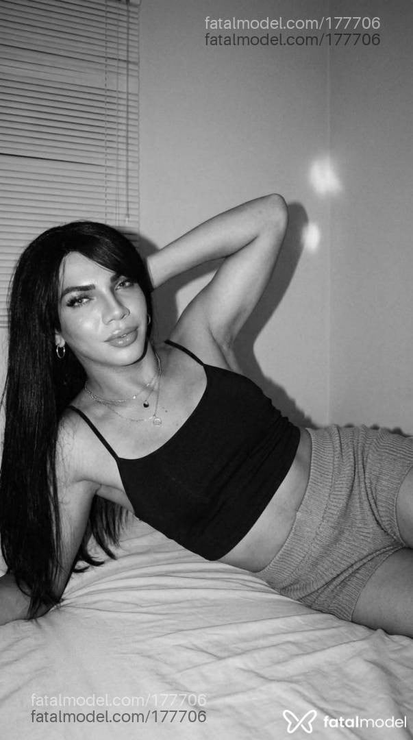 Acompanhante travesti com cabelo castanho de olhos castanhos - Luana Castro