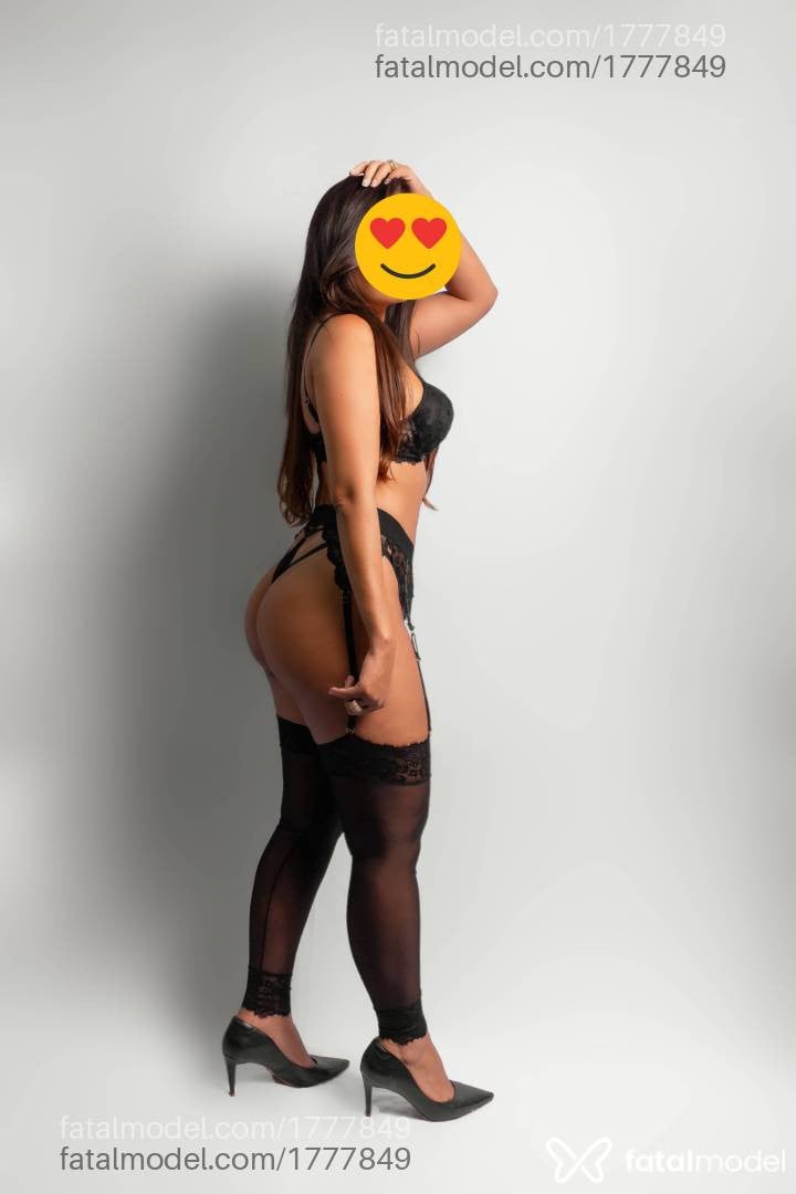 Acompanhante mulher com cabelo castanho de olhos pretos em Porto Velho - Michele Correia