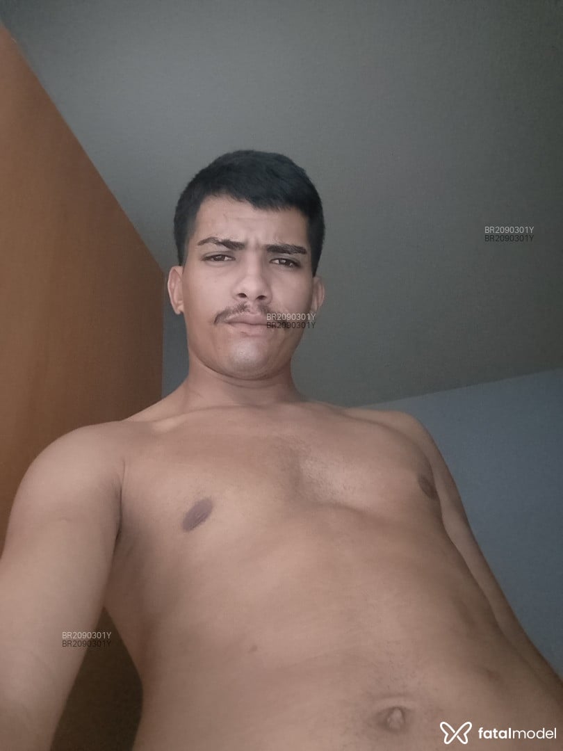 Acompanhante homem morena (o) de olhos castanhos em Uberlândia - Jotave