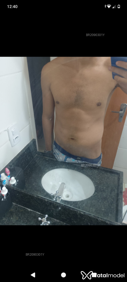Acompanhante homem morena (o) de olhos castanhos em Uberlândia - Jotave