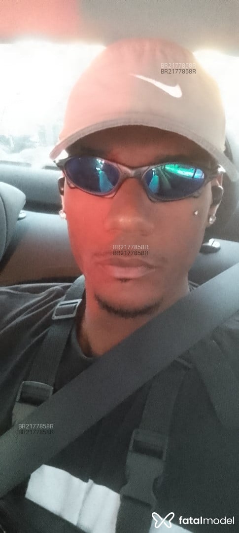 Acompanhante homem morena (o) de olhos castanhos em São Paulo - Vitor