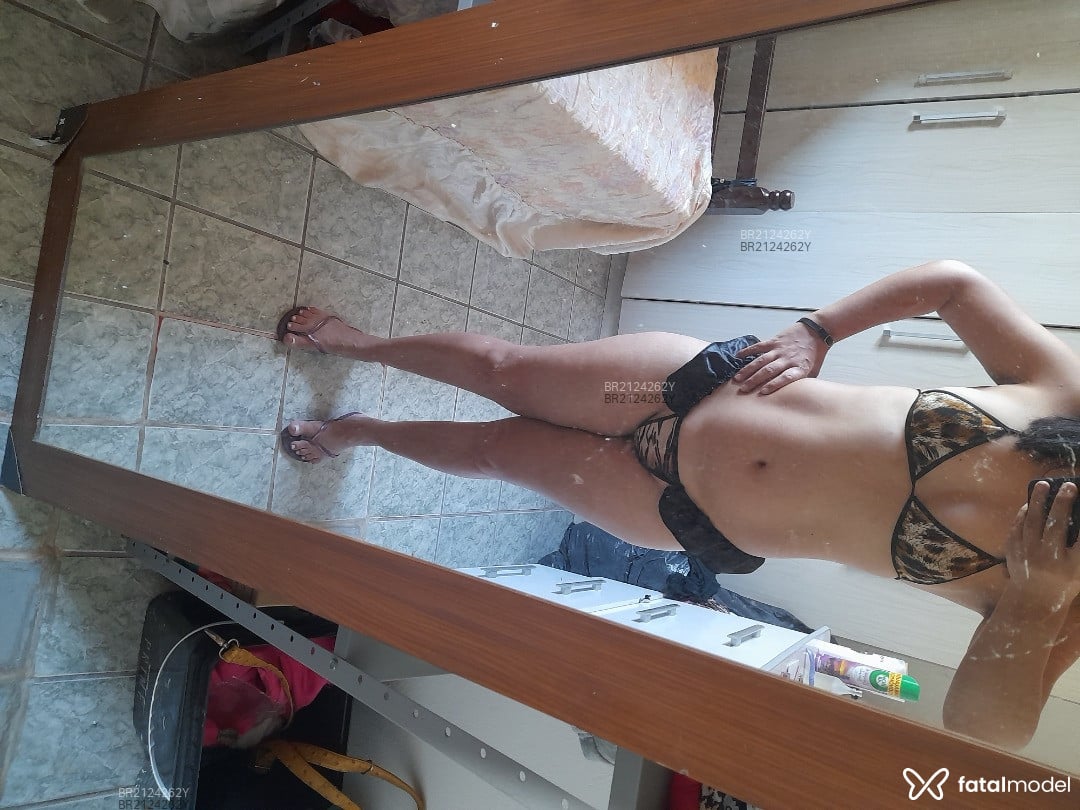 Acompanhante mulher morena (o) de olhos castanhos em Caraguatatuba - Joana