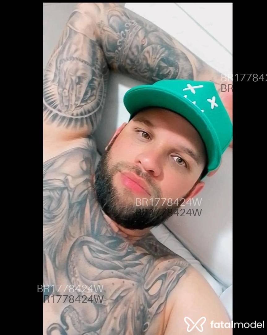 Acompanhante homem sem cabelo de olhos verdes - Bruno Dantas Acompanhante homem sem cabelo de olhos verdes - Bruno Dantas