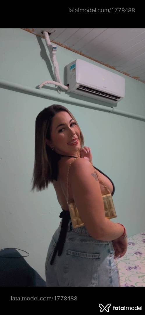 Acompanhante mulher com cabelo castanho de olhos castanhos em Gaúcha do Norte - Karol