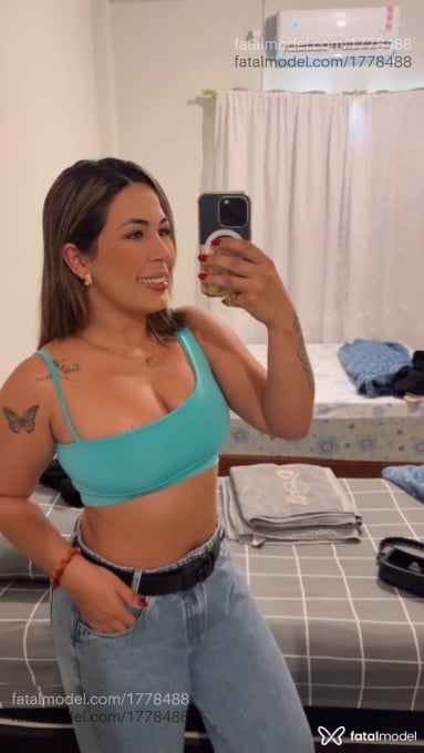 Acompanhante mulher com cabelo castanho de olhos castanhos - Karol