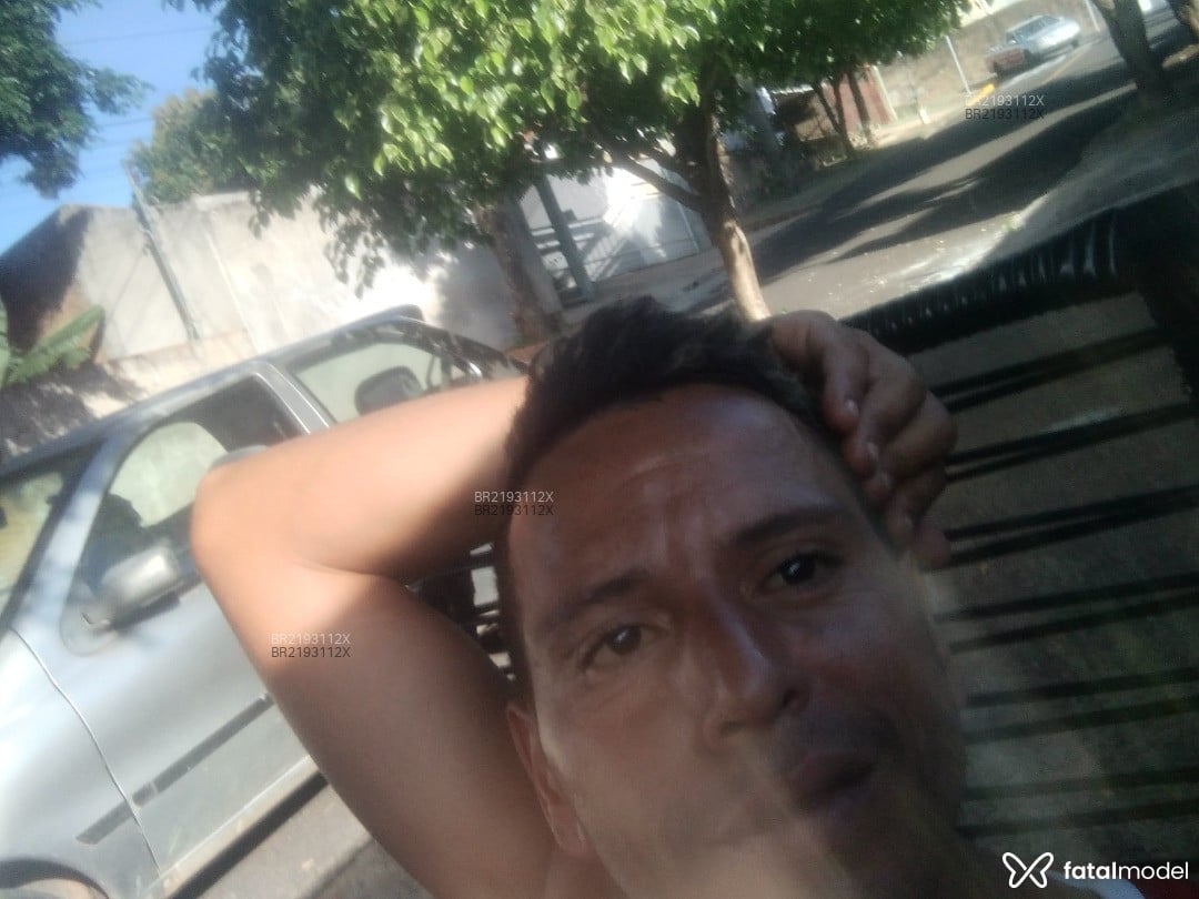 Acompanhante homem com cabelo castanho de olhos pretos em Presidente Prudente - Guilherme