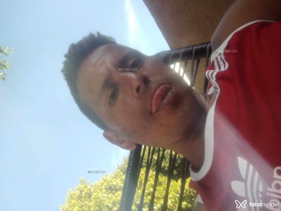 Acompanhante homem com cabelo castanho de olhos pretos em Presidente Prudente - Guilherme