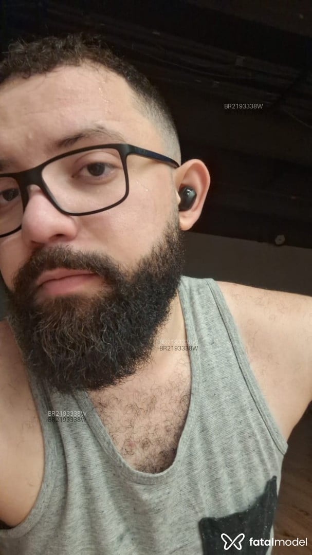 Acompanhante homem morena (o) de olhos castanhos em São Paulo - Silva