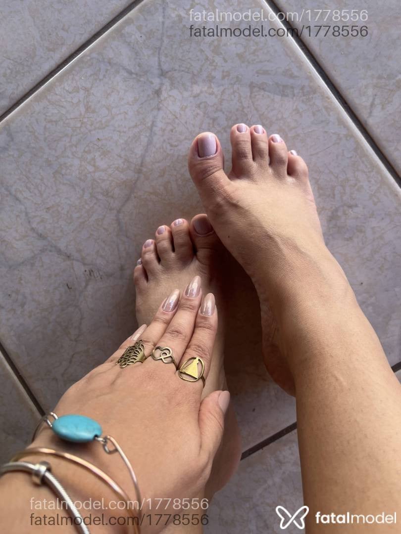 Acompanhante mulher loira (o) de olhos castanhos - Graziela Farias