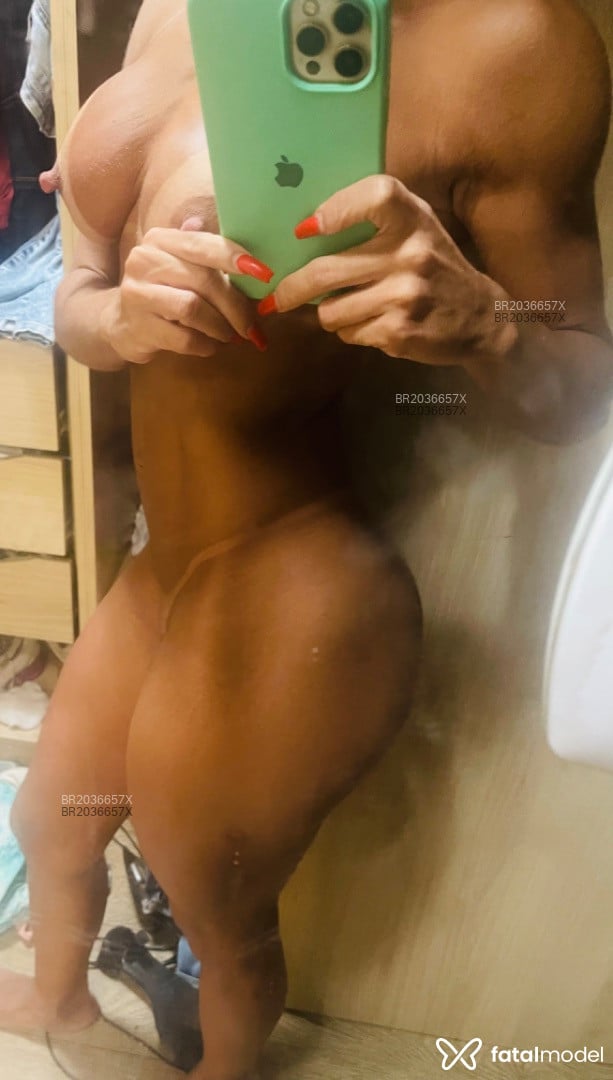 Acompanhante mulher com cabelo castanho de olhos verdes em Rio de Janeiro Acompanhante mulher com cabelo castanho de olhos verdes em Rio de Janeiro - Licaty