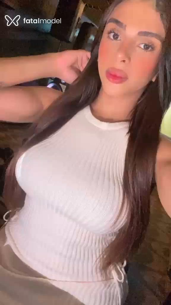 Acompanhante mulher trans com cabelo castanho de olhos castanhos - Melissa Gabrielly