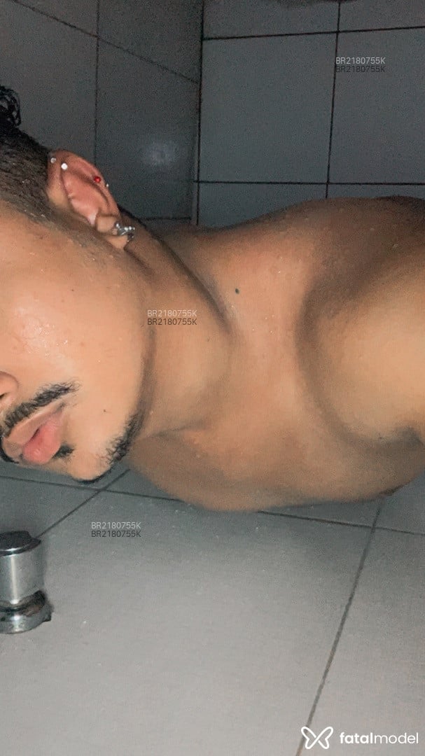 Acompanhante homem com cabelo castanho de olhos pretos em Juazeiro do Norte Acompanhante homem com cabelo castanho de olhos pretos em Juazeiro do Norte - Moreninho