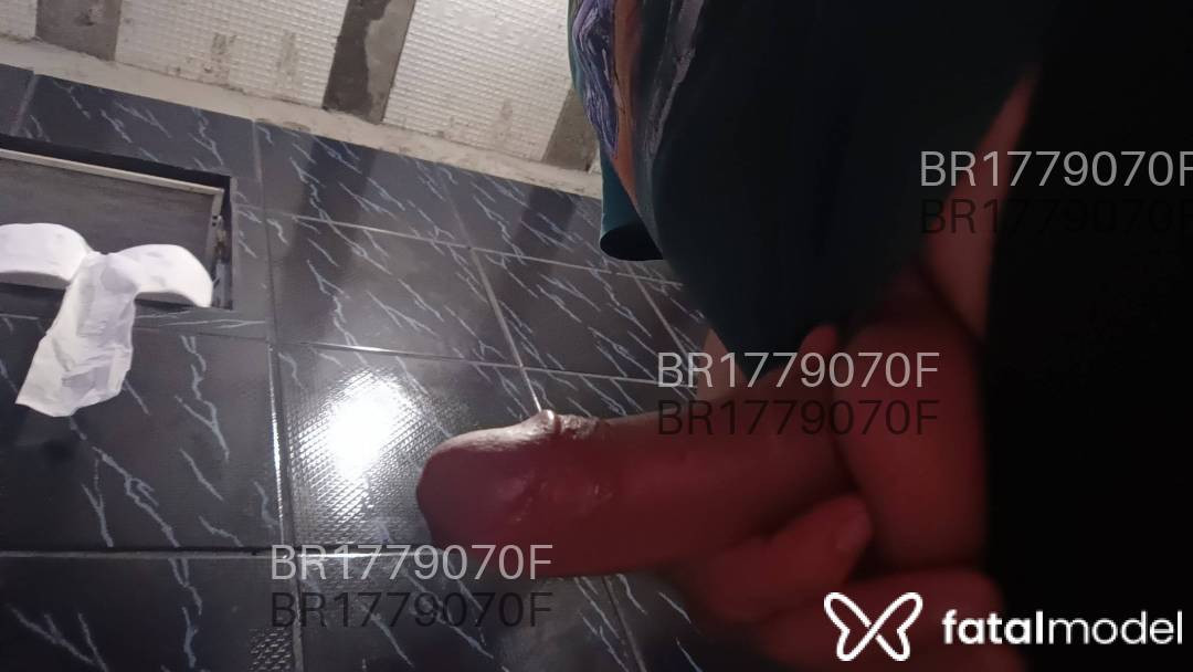 Acompanhante homem com cabelo castanho de olhos castanhos em Virtual Acompanhante homem com cabelo castanho de olhos castanhos em Virtual - Victor Gabriel sil