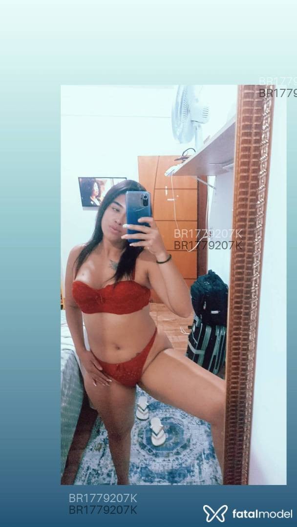 Acompanhante mulher morena (o) de olhos castanhos em Varginha Acompanhante mulher morena (o) de olhos castanhos em Varginha - Eduarda