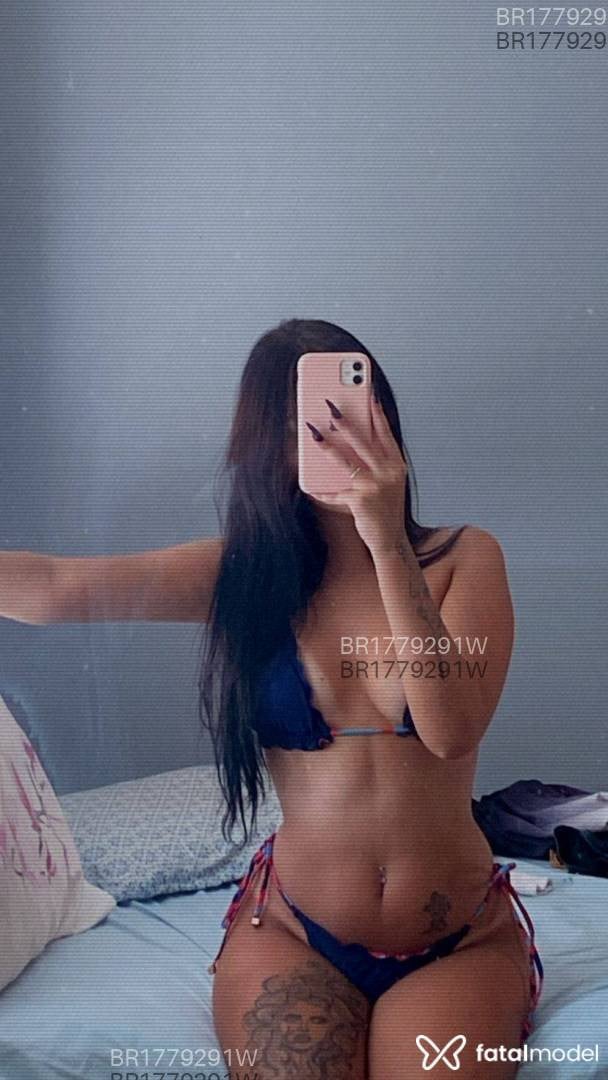 Acompanhante mulher morena (o) de olhos verdes em São José - Nicolly Amaral