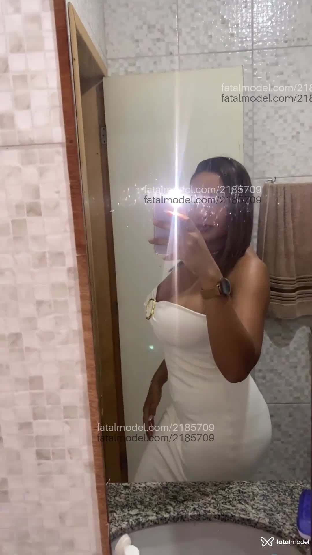 Acompanhante mulher com cabelo castanho de olhos pretos em Virtual - Laryssa