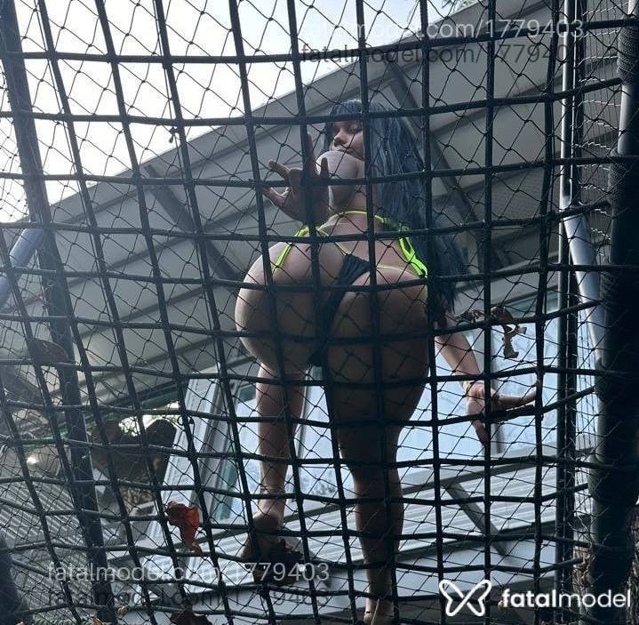 Acompanhante mulher com cabelo castanho de olhos castanhos - Víbora