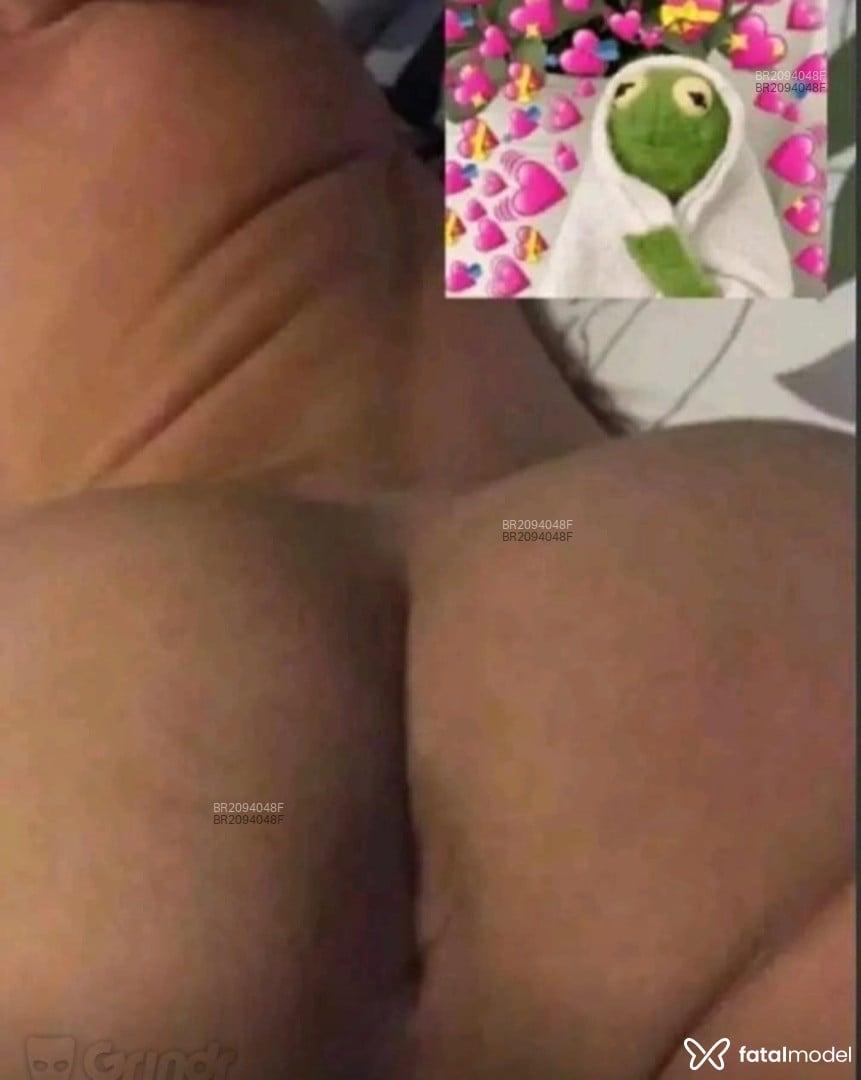 Acompanhante mulher trans morena (o) de olhos pretos - Fernanda
