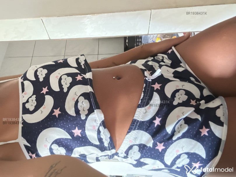 Acompanhante mulher com cabelo castanho de olhos castanhos em Rio de Janeiro Acompanhante mulher com cabelo castanho de olhos castanhos em Rio de Janeiro - Majuuu