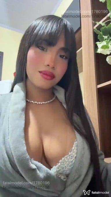 Acompanhante mulher morena (o) de olhos castanhos - Juju Minez
