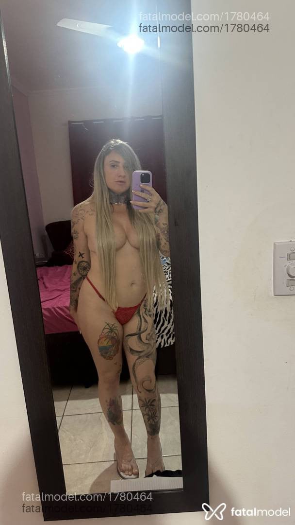 Acompanhante mulher loira (o) de olhos mel - Clara Pierre