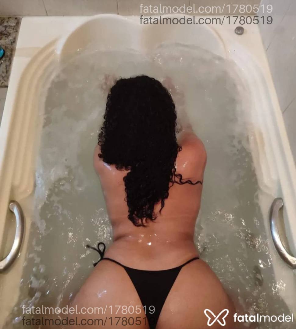 Acompanhante mulher morena (o) de olhos pretos - Ruby