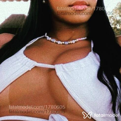 Acompanhante mulher morena (o) de olhos pretos - Cloeh Manauara