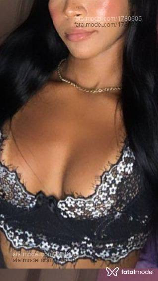 Acompanhante mulher morena (o) de olhos pretos - Cloeh Manauara