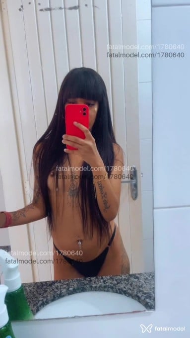 Acompanhante mulher com cabelo castanho de olhos pretos - Melissa Acompanhante mulher com cabelo castanho de olhos pretos - Melissa