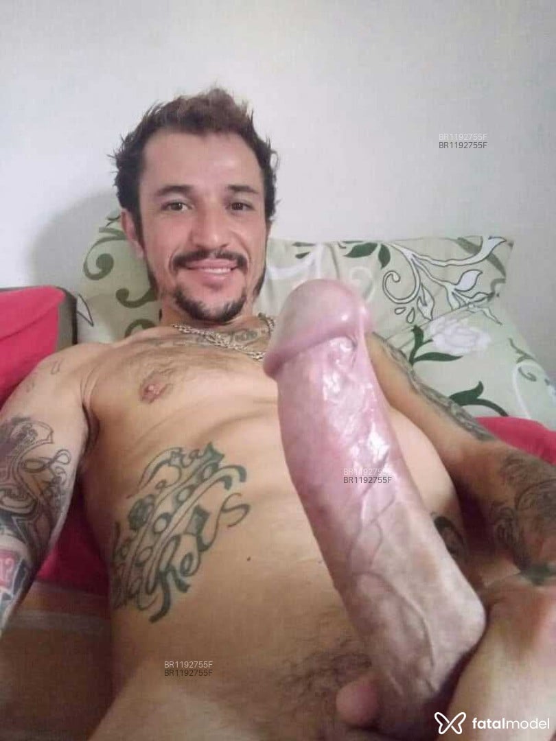 Acompanhante homem com cabelo castanho de olhos castanhos em Porto Alegre - Dotadovinte quatro
