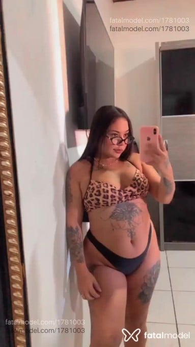 Acompanhante mulher com cabelo castanho de olhos castanhos - Amanda Acompanhante mulher com cabelo castanho de olhos castanhos - Amanda
