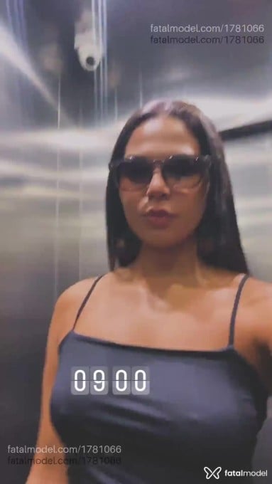 Acompanhante mulher morena (o) de olhos castanhos em Vila Velha - Roberta