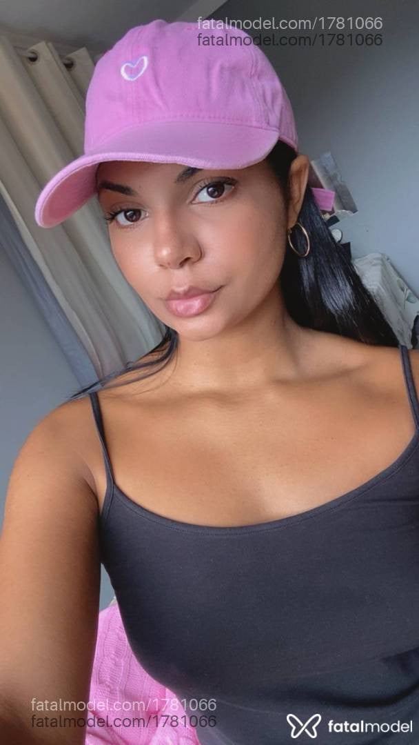 Acompanhante mulher morena (o) de olhos castanhos - Roberta