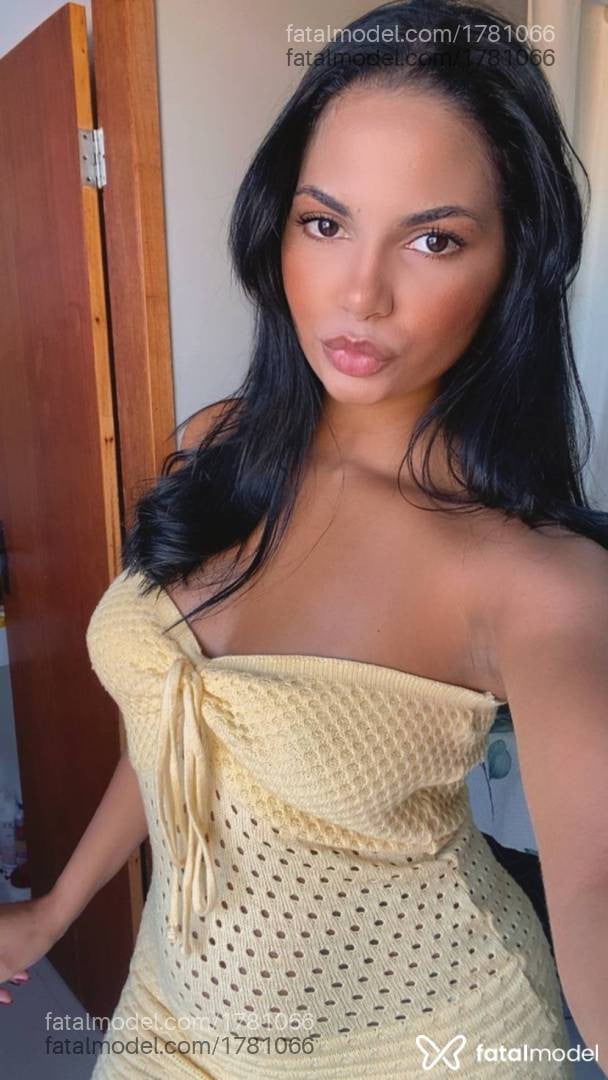 Acompanhante mulher morena (o) de olhos castanhos em Vila Velha Acompanhante mulher morena (o) de olhos castanhos em Vila Velha - Roberta
