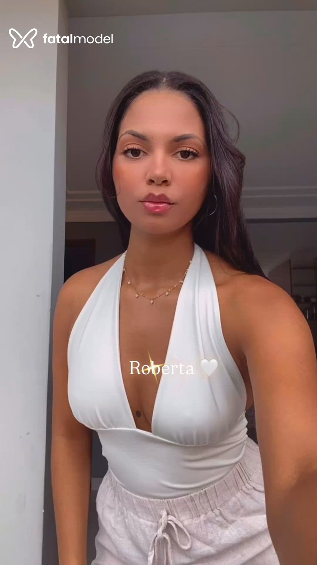 Acompanhante mulher morena (o) de olhos castanhos em Vila Velha Acompanhante mulher morena (o) de olhos castanhos em Vila Velha - Roberta