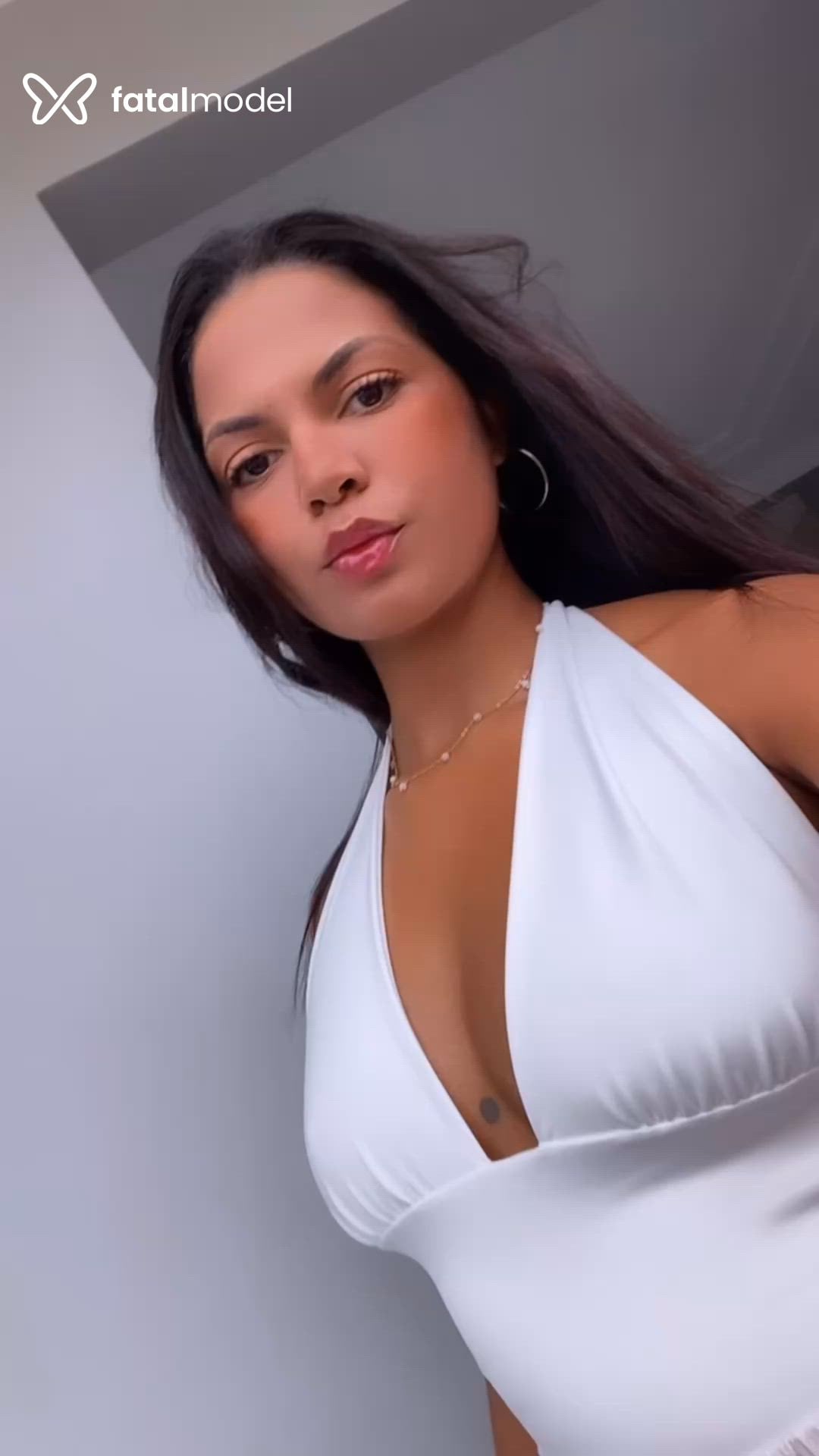 Acompanhante mulher morena (o) de olhos castanhos em Vila Velha Acompanhante mulher morena (o) de olhos castanhos em Vila Velha - Roberta
