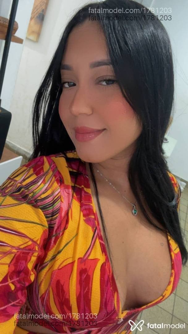 Acompanhante mulher morena (o) de olhos castanhos - Leticia