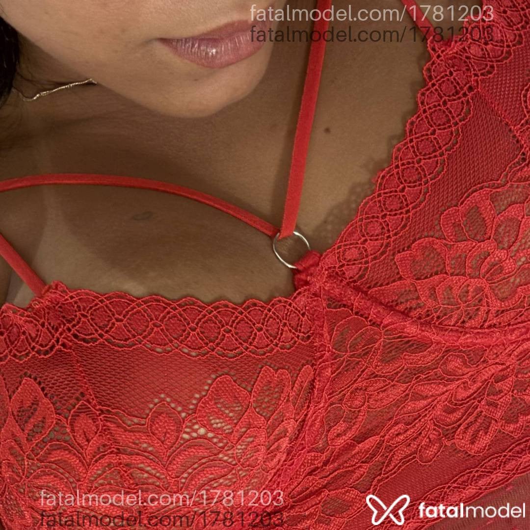 Acompanhante mulher morena (o) de olhos castanhos - Leticia