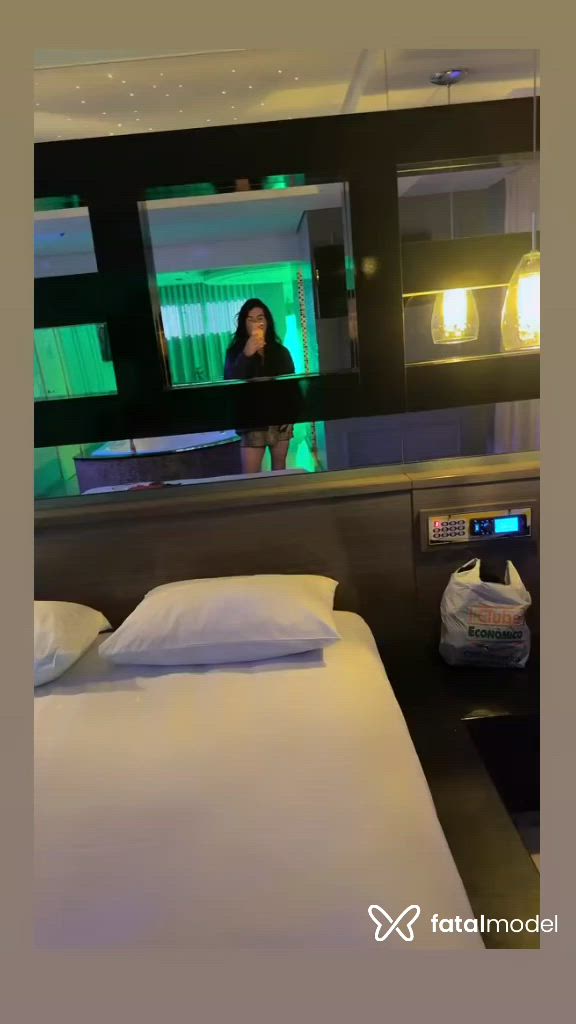 Acompanhante mulher trans com cabelo castanho de olhos castanhos - Fernanda