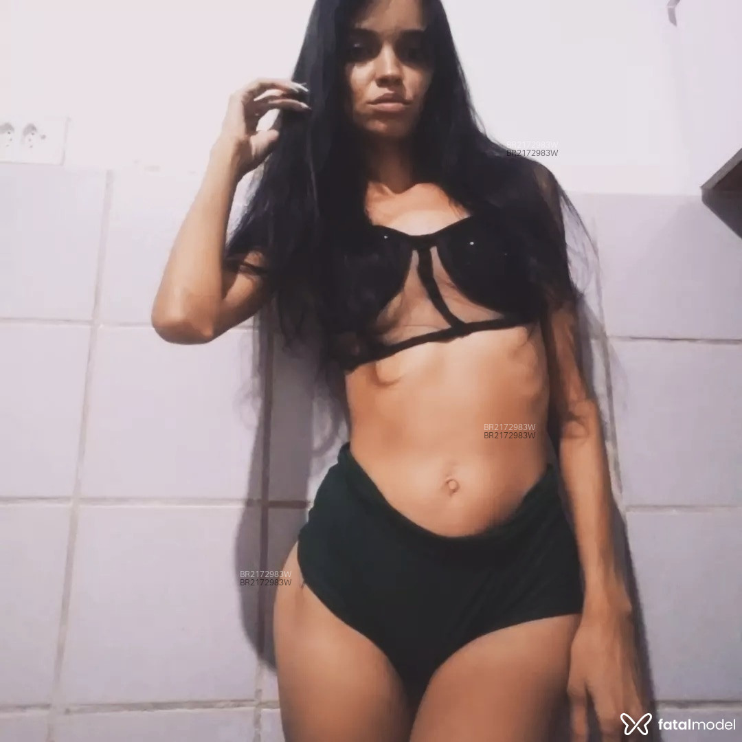 Acompanhante mulher com cabelo castanho de olhos castanhos em Virtual Acompanhante mulher com cabelo castanho de olhos castanhos em Virtual - Lídia