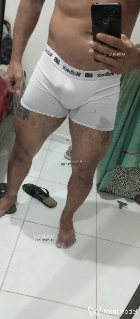 Acompanhante homem com cabelo grisalho de olhos castanhos em Virtual Acompanhante homem com cabelo grisalho de olhos castanhos em Virtual - Kzadoliberado