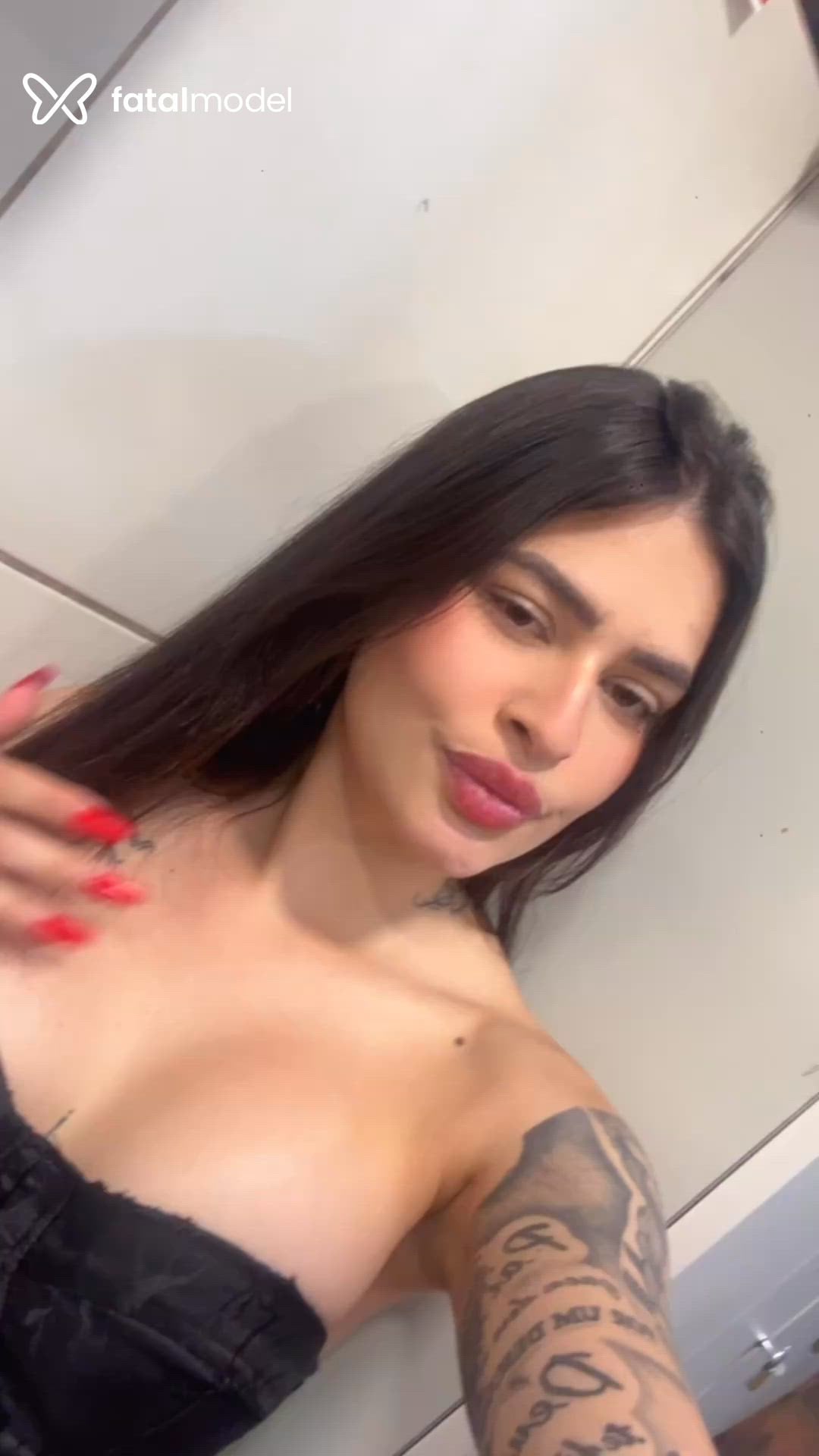 Acompanhante mulher com cabelo castanho de olhos mel - Bianca Alves
