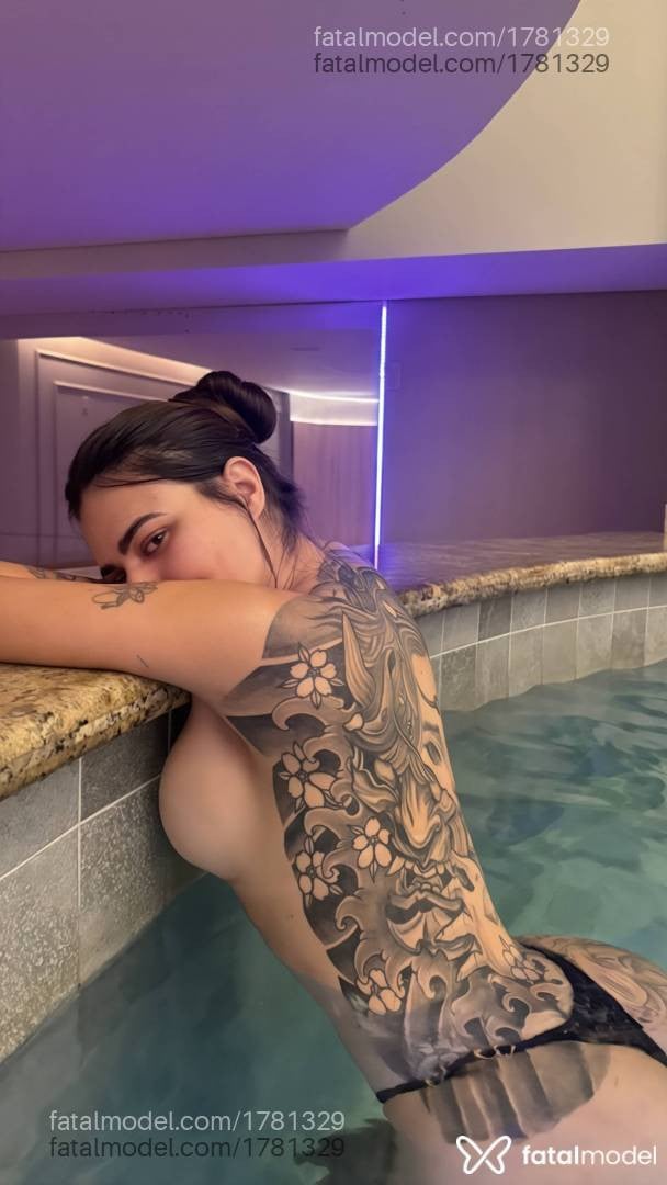 Acompanhante mulher com cabelo castanho de olhos mel - Bianca Alves