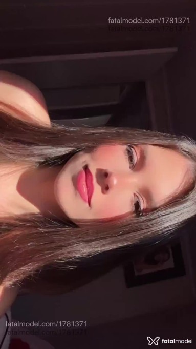 Acompanhante mulher com cabelo castanho de olhos castanhos - Rayssa Lopes Acompanhante mulher com cabelo castanho de olhos castanhos - Rayssa Lopes