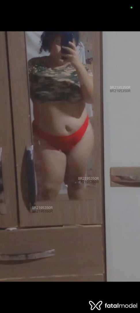 Acompanhante mulher morena (o) de olhos pretos - Kami