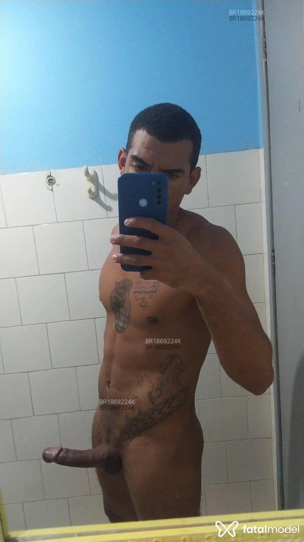 Acompanhante homem morena (o) de olhos castanhos em Recife - Pretosafado