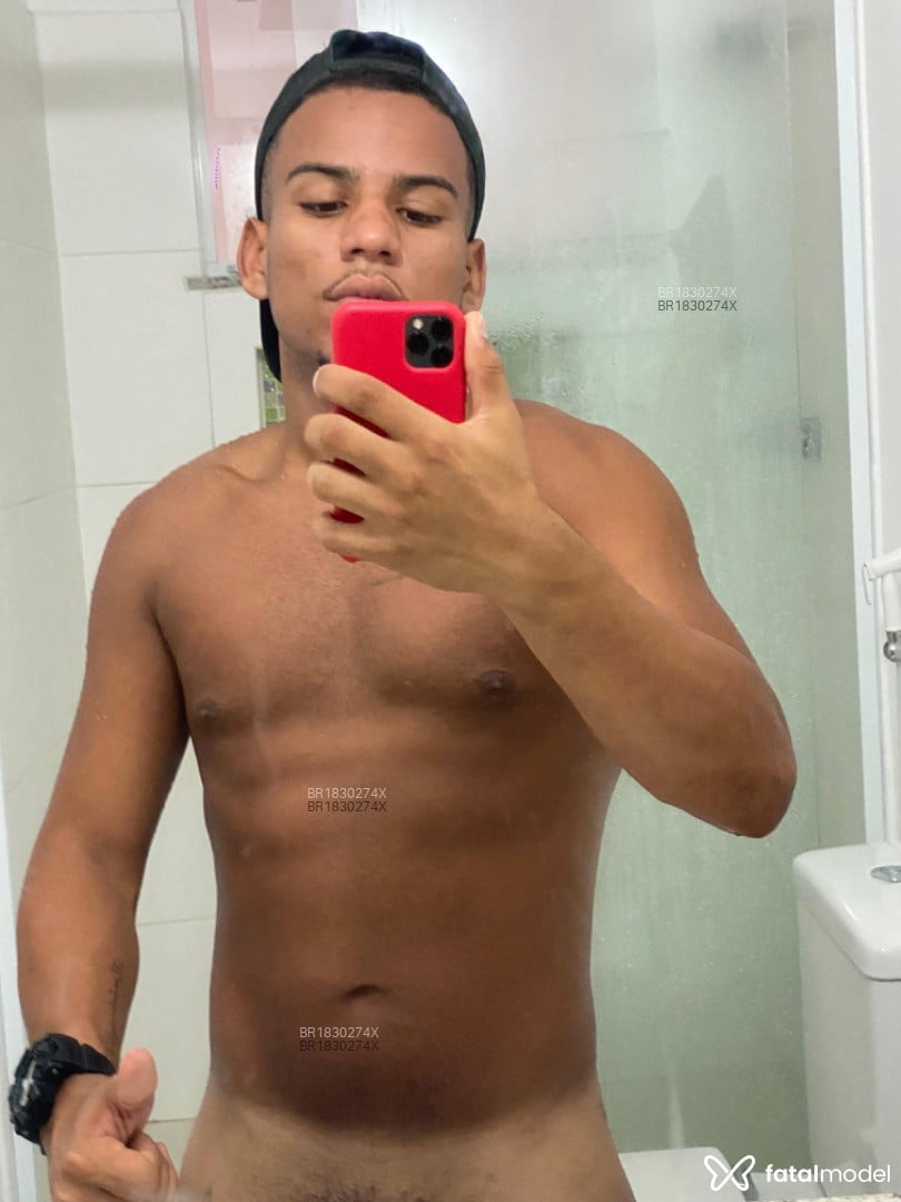 Acompanhante homem morena (o) de olhos castanhos em Curitiba - Gabriel