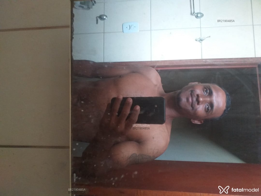 Acompanhante homem morena (o) de olhos castanhos em Goiânia - Wgold